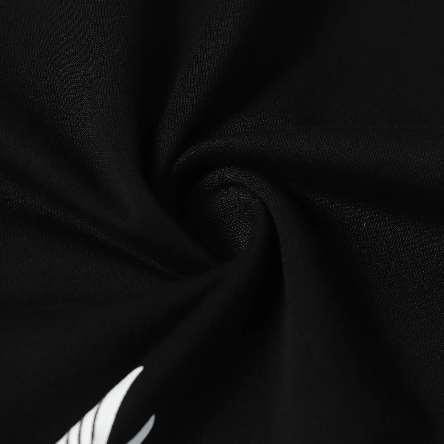 🅿️170 Chrome hearte/Chrome heart ch 25ss early spring new Sanskrit printed short-sleeved T-shirt. A must-have item for daily commuting for men and women in light luxury. The correct version is welcome to compare. Detailed features: ·280 grams of 100% pure cotton double yarn jersey fabric. ·Custom-dyed in the same vat with special thickened 32 counts of double-strand 1x1 thread. ·Double-needle cross-stitch technology. ·Original main mark washed hangtag. Color: black white. Size: XS-L